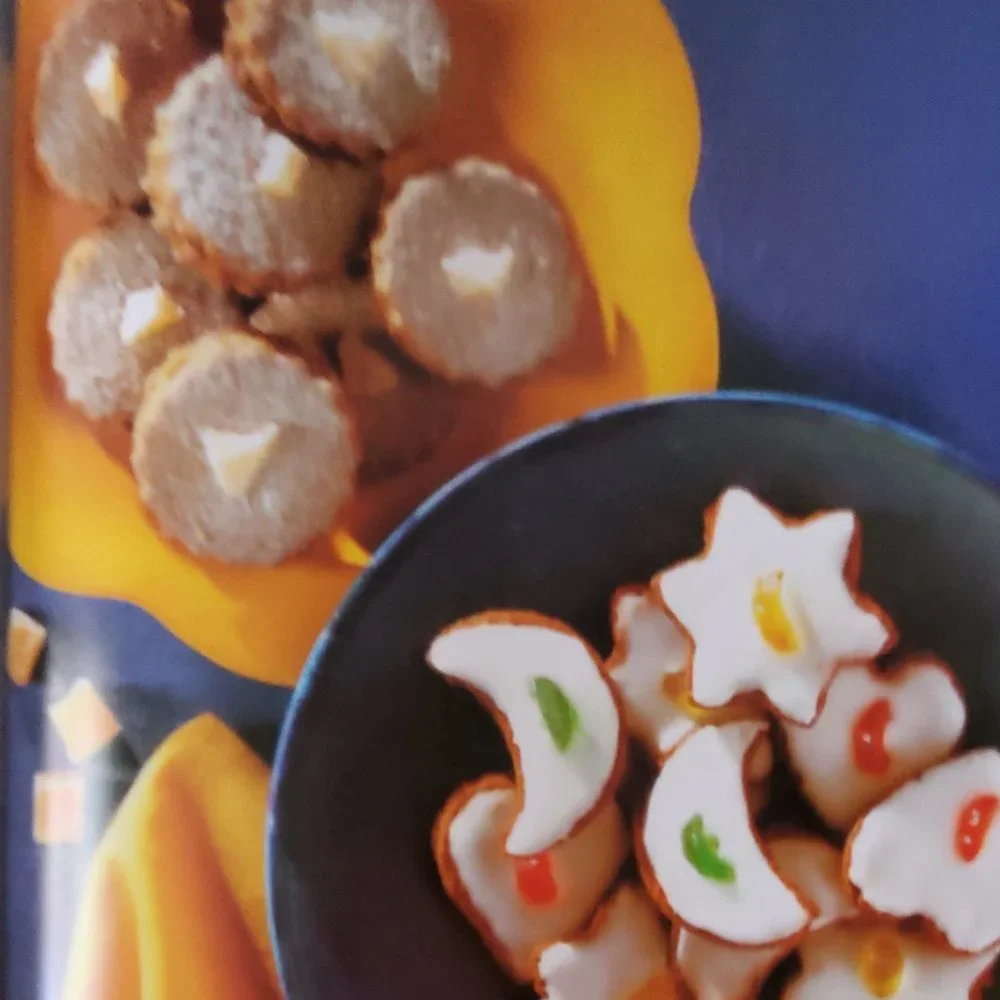 Cookies Irresistible Biscuts Brownies and Bars Cookbook